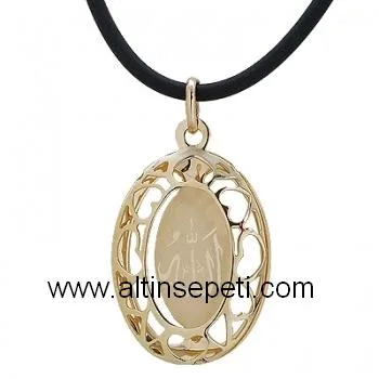 Oyma kalp desenli oval çerçeve içinde Allah yazılı sarı altın kolye, siyah kordon