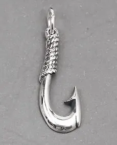 Sapı halat sarımlı, kanca uçlu 925 ayar gümüş olta iğnesi kolye